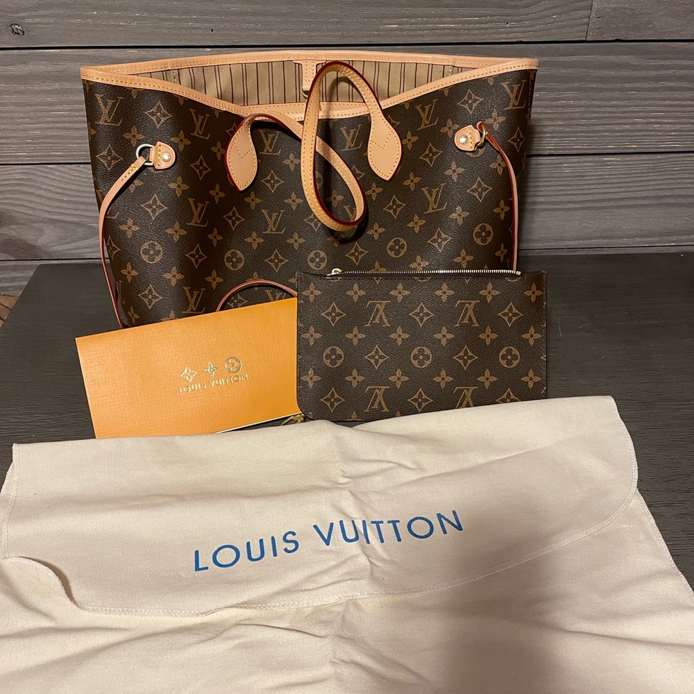 Never full monogram tote